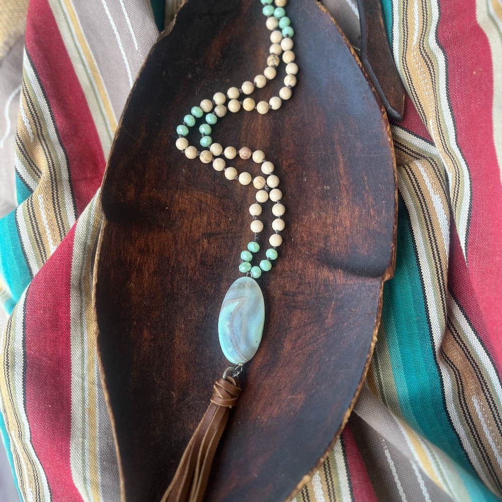 Agate natural stone hand knotted necklace